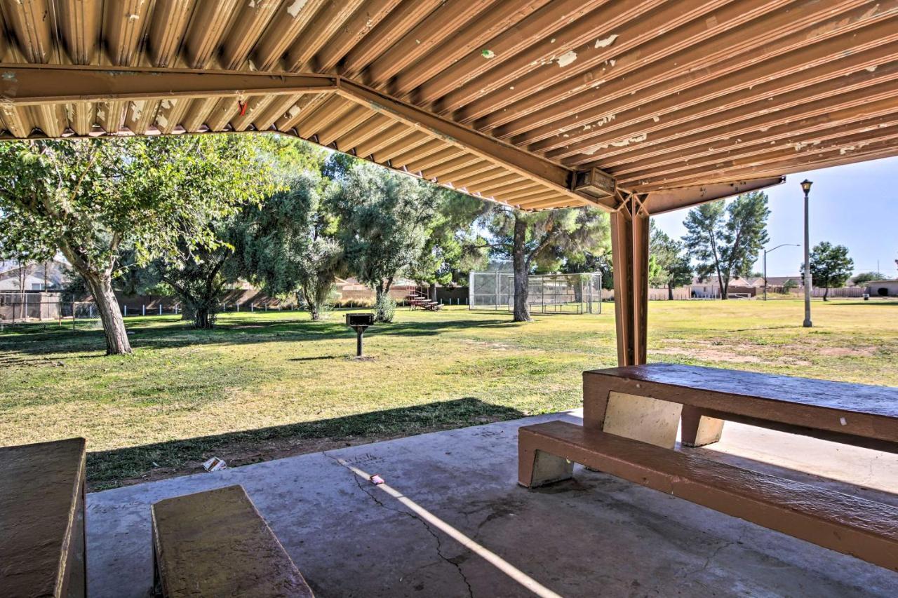 Sun-dappled With Patio And Grill! *
