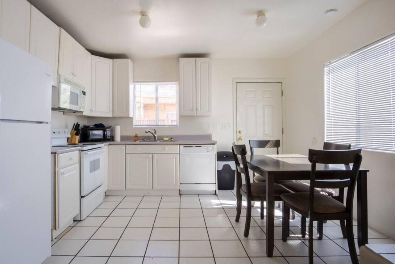 Comfortable And Bright 3-bedroom In Tucson