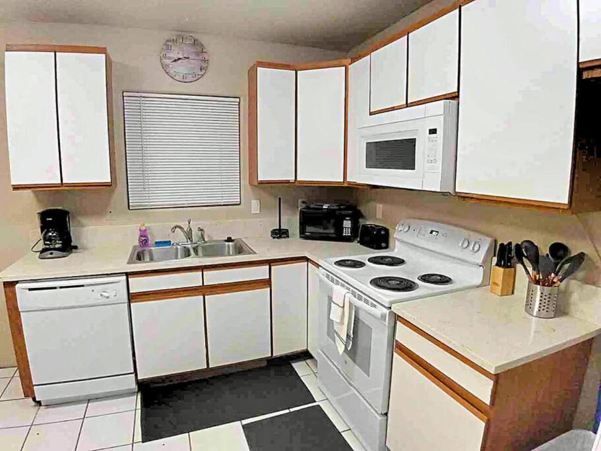 Amazing And Cool 2-bedroom Unit In Apartment Tucson