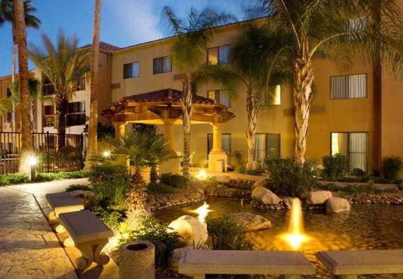 Courtyard By Marriott Williams Centre Hotel 3*