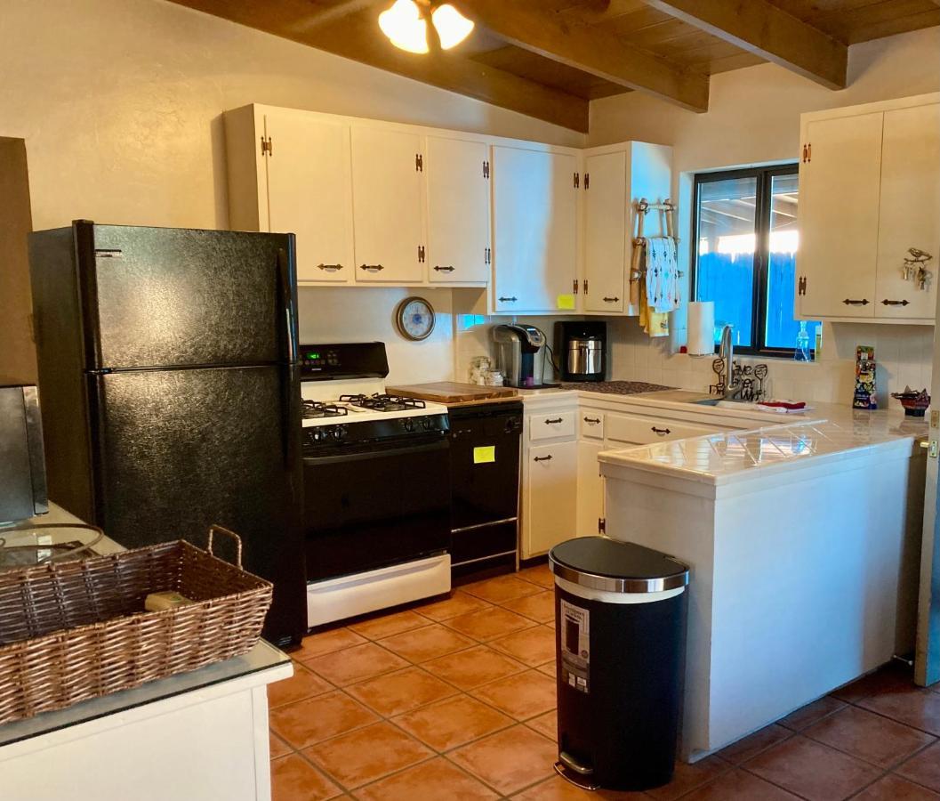 Casa Azul: Pet-friendly Adobe Oasis In Location