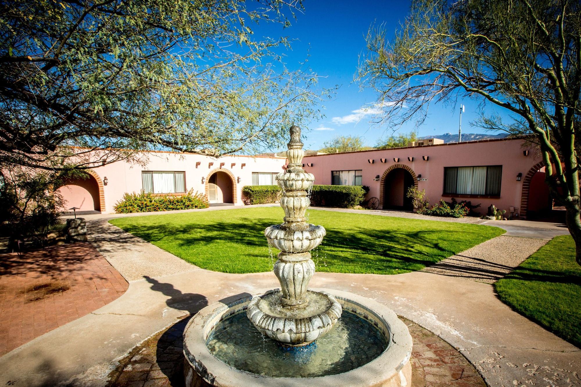 Tanque Guest Ranch Lodge *