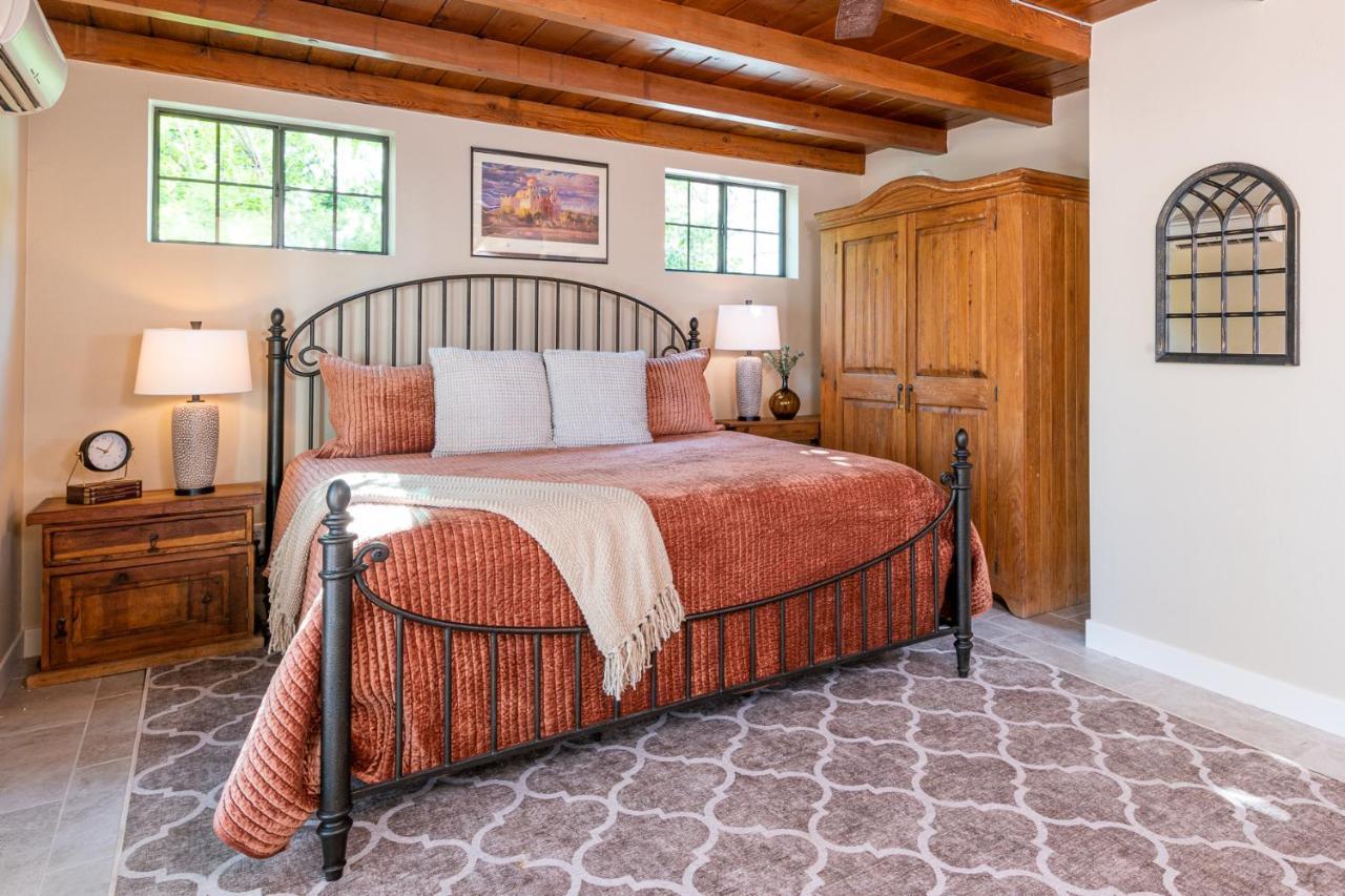 Sam Hughes Bed & Breakfast *