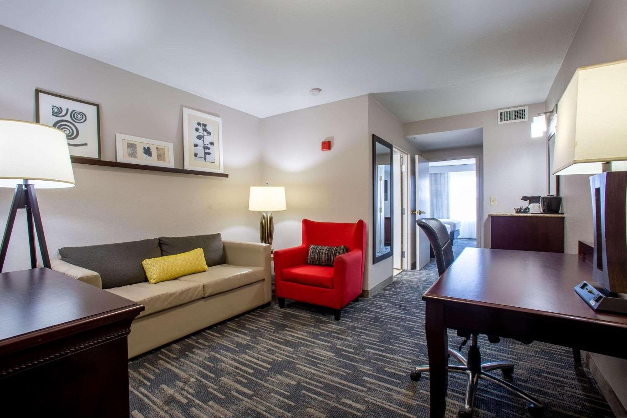 Country & By Radisson, Center Az 3*
