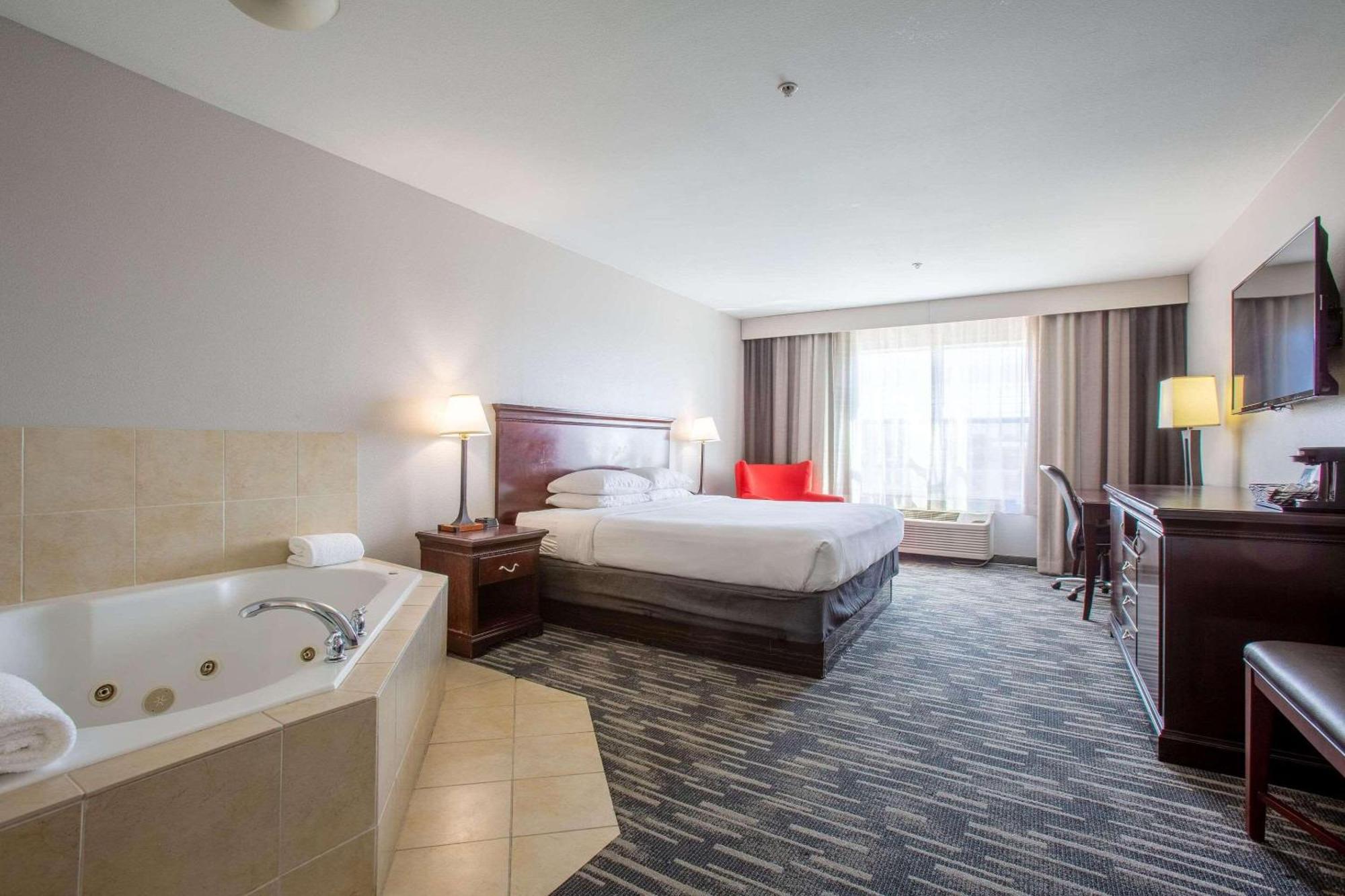 Country & By Radisson, Center Az Tucson