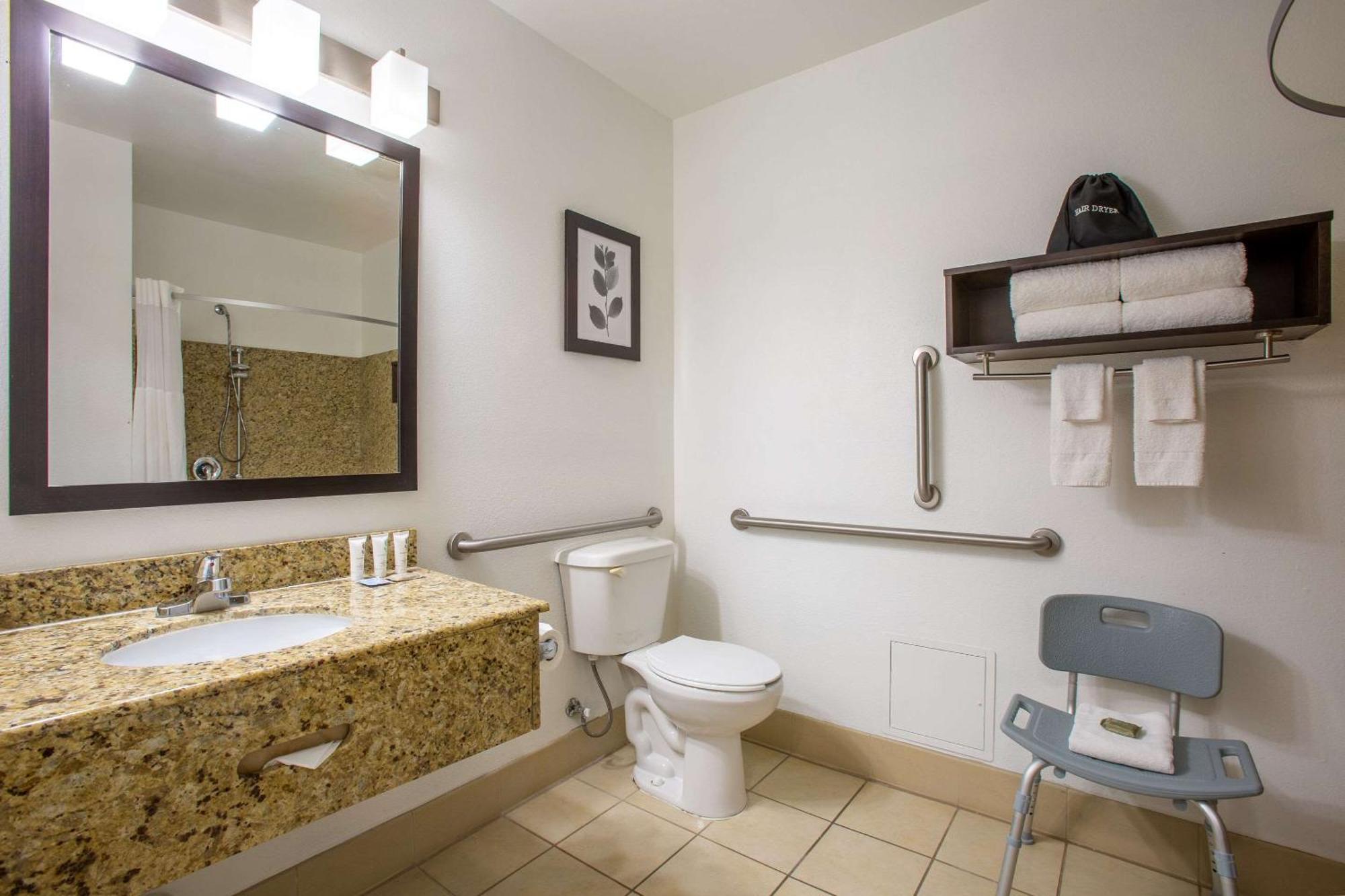 Country & By Radisson, Center Az 3*