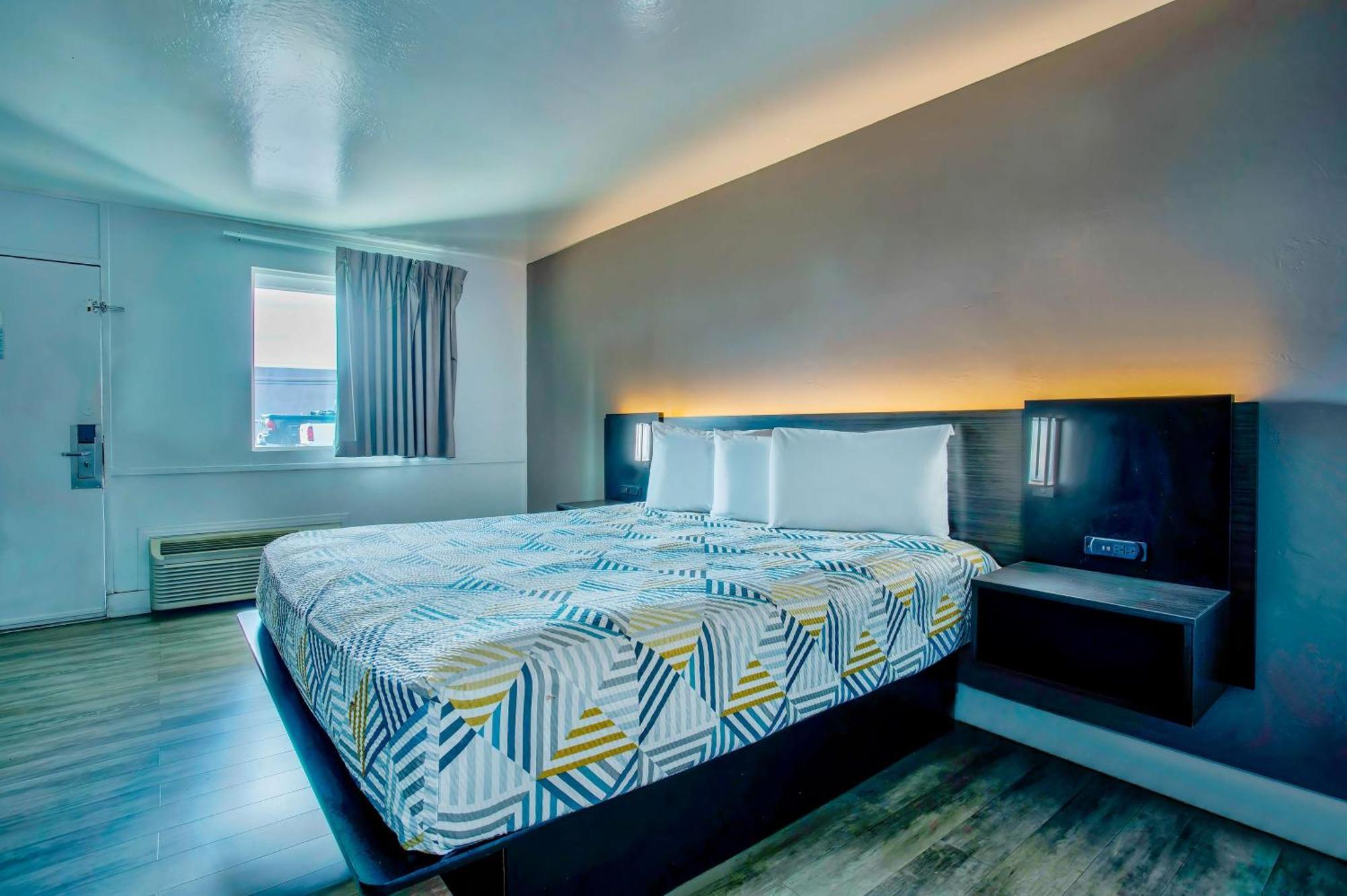 6 Tucson, Az - East Williams Center Hotel 2*