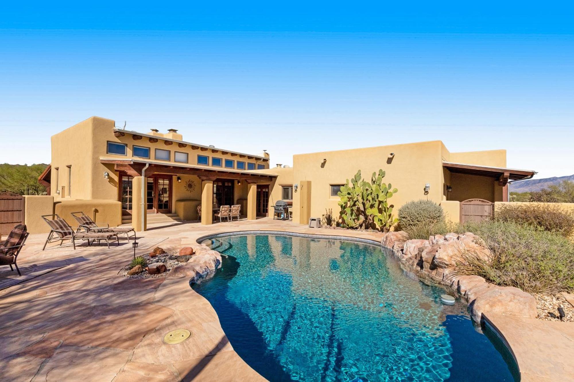 The Desert Z Lounge