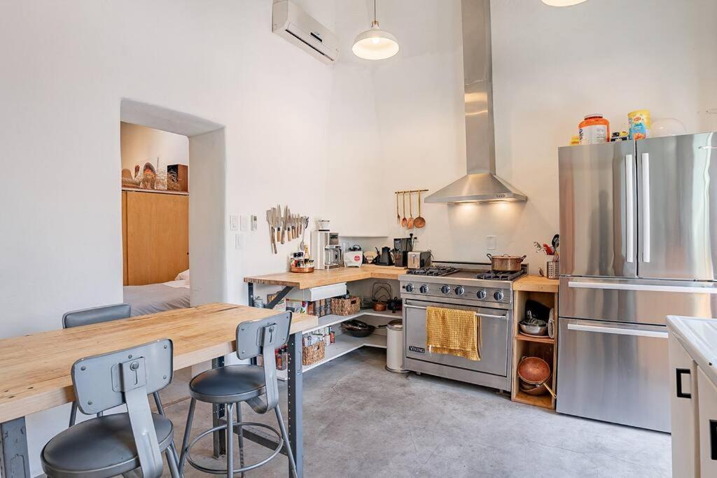 Apartment Modern Historic 1900 Adobe In Downtown, Summer Rates!