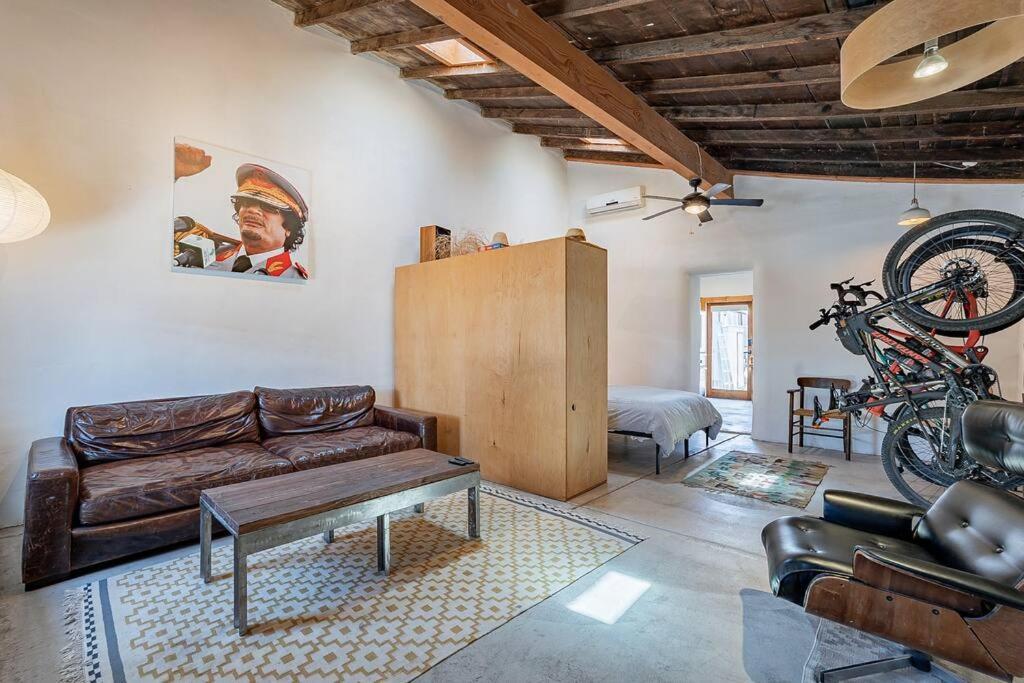 Apartment Modern Historic 1900 Adobe In Downtown, Summer Rates! Tucson