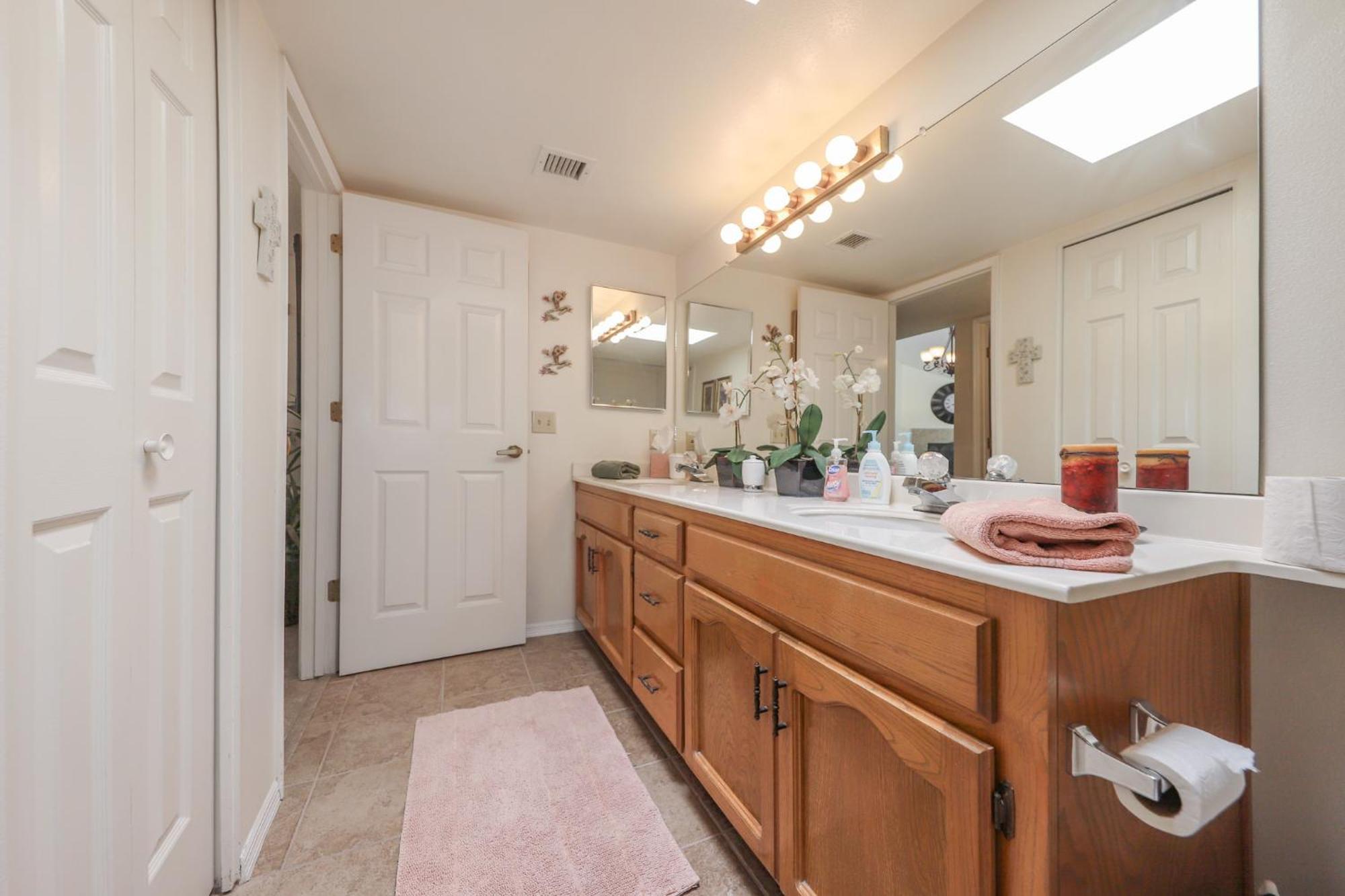 Charming Foothills Apartment *