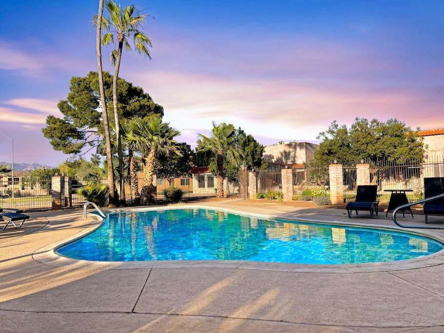 Cheerful & Relaxing 5 Location Pool Parking *