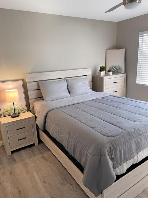 Cheerful & Relaxing 5 Location Pool Parking Holiday home *