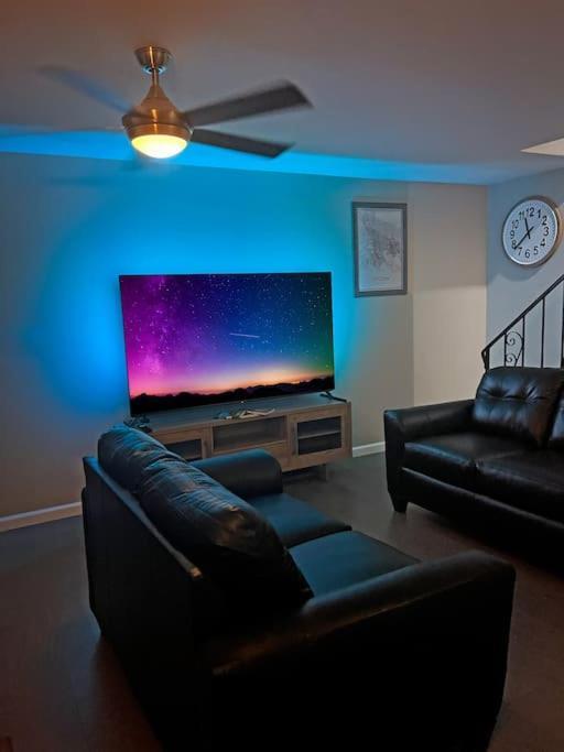 Cheerful & Relaxing 5 Location Pool Parking Holiday home Tucson
