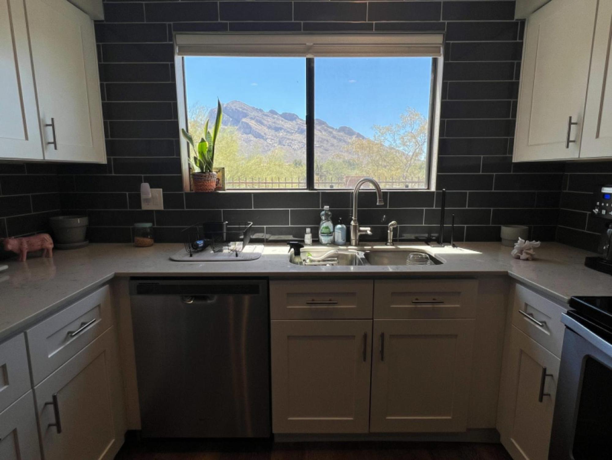 Private - Billiards, Mountain Views, Private Desert Access, Hoa Pool & Spa, Bbq, At Lambert Park - Bourbondale