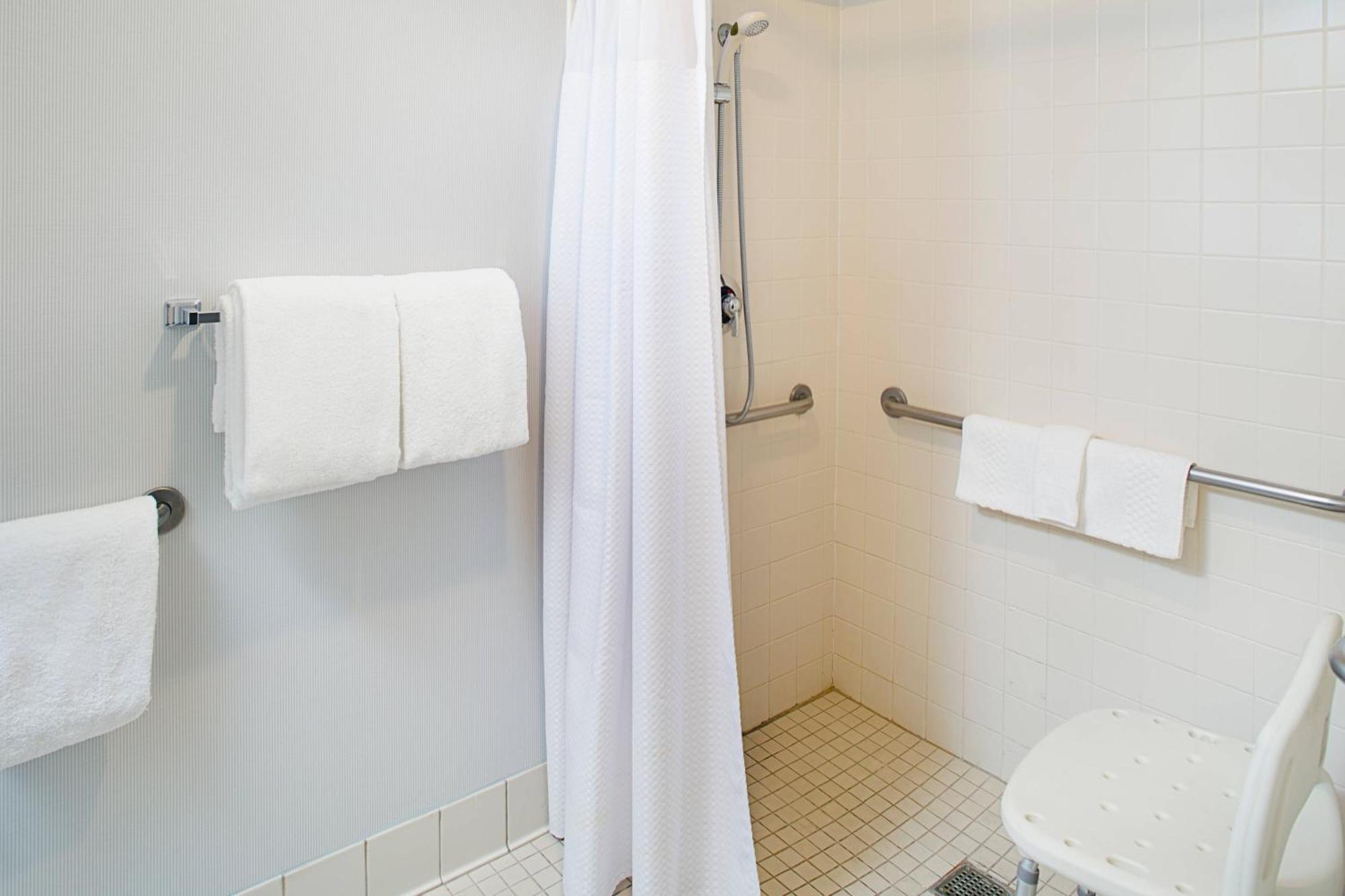 Courtyard By Marriott Williams Centre Hotel 3*