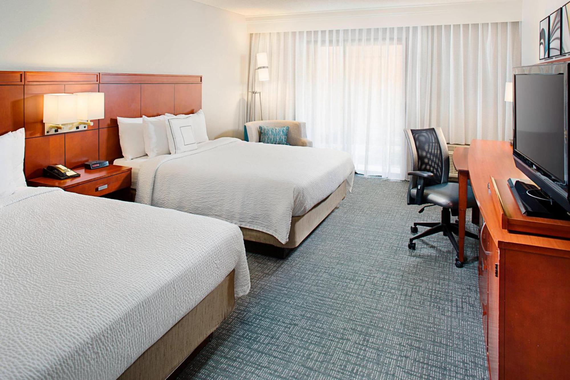 Courtyard By Marriott Williams Centre 3*