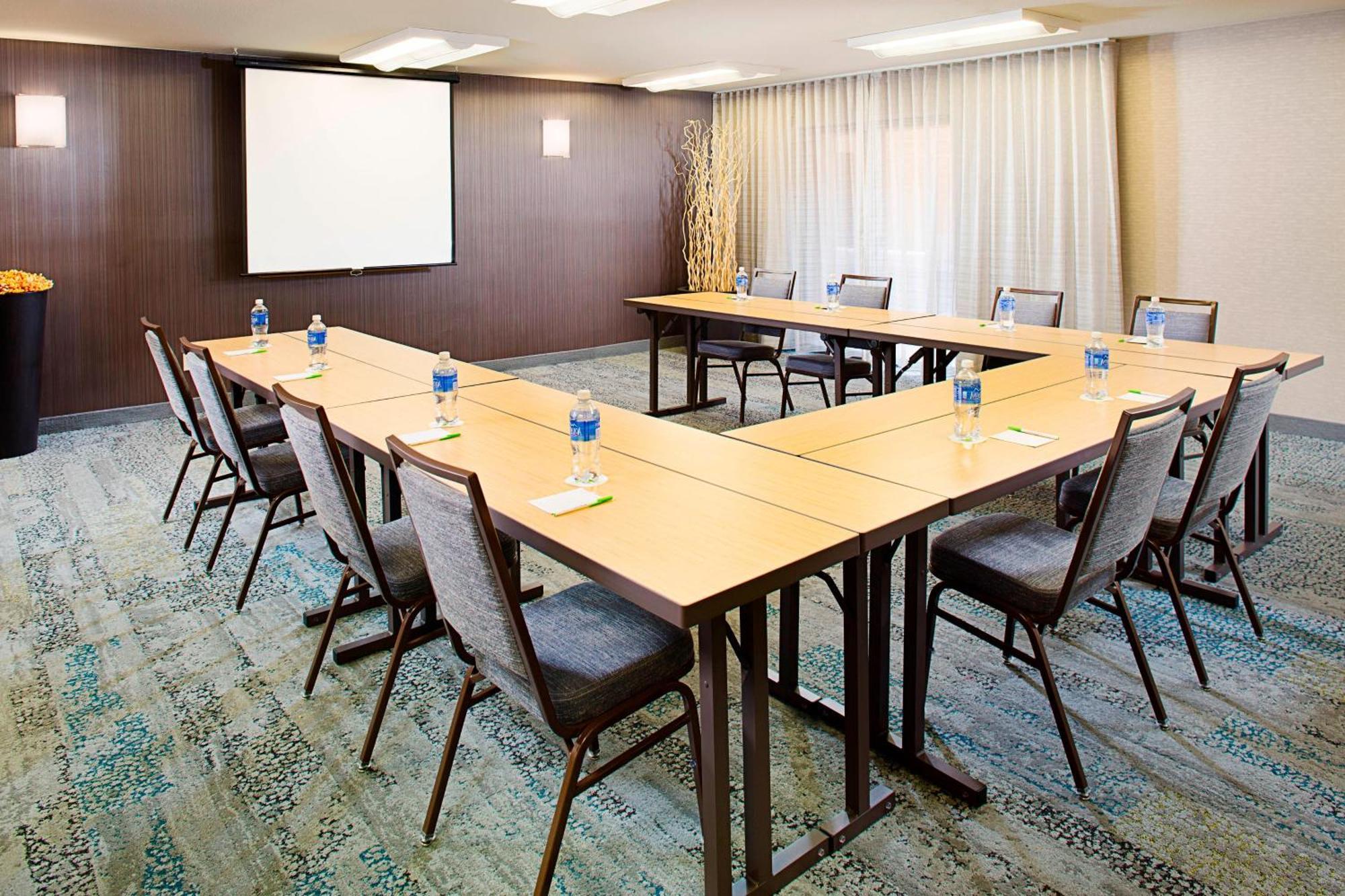Courtyard By Marriott Williams Centre Hotel 3*