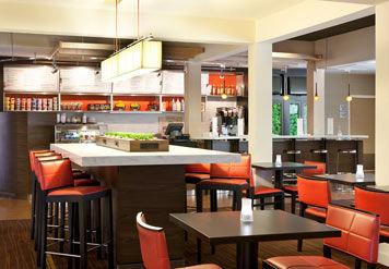 Courtyard By Marriott Williams Centre