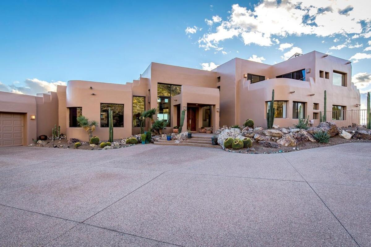 The Schloss 5bd Hilltop Estate * Tucson
