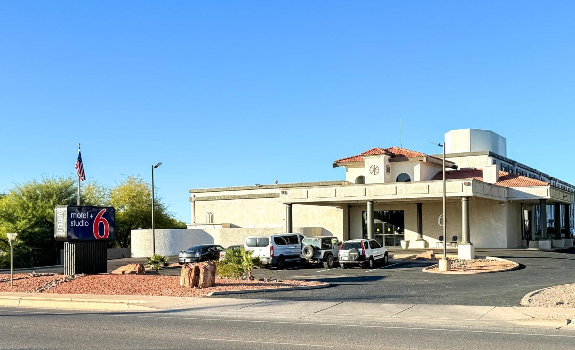 Hotel 6 Tucson, Az Airport Kino Sports Complex 2*