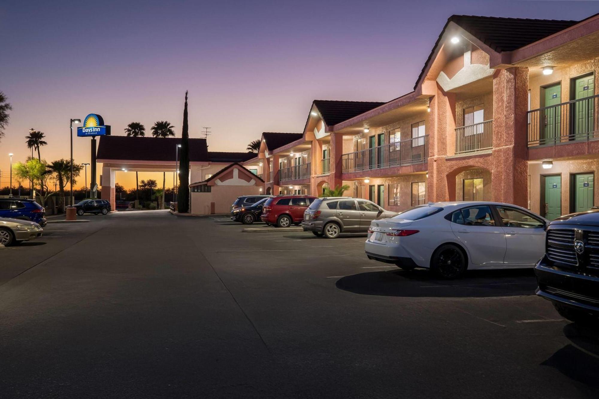 Hotel Days By Wyndham Airport Drexel Heights