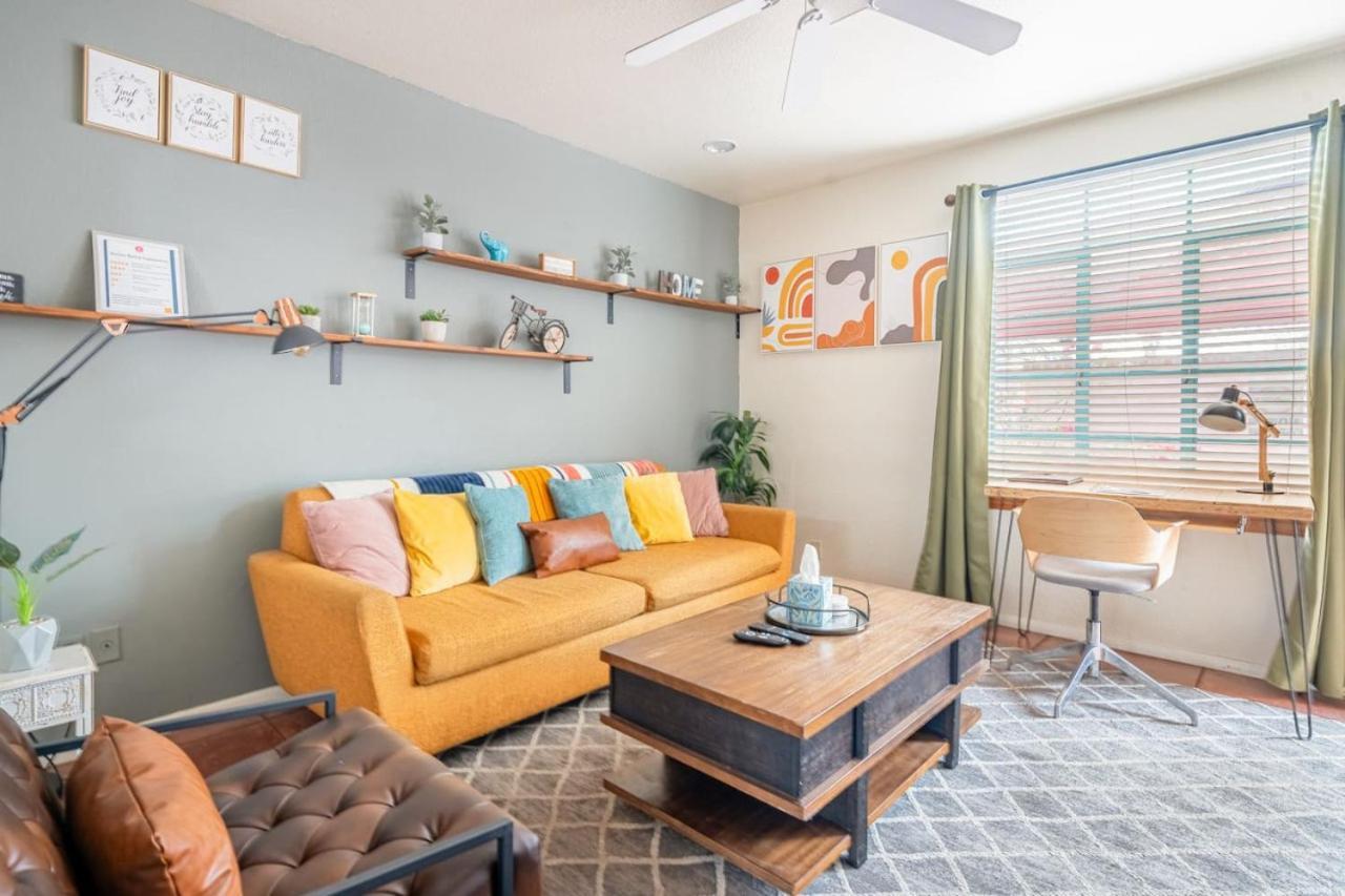 Vibrant 2br Dt Living, Stylish & Serene Apartment