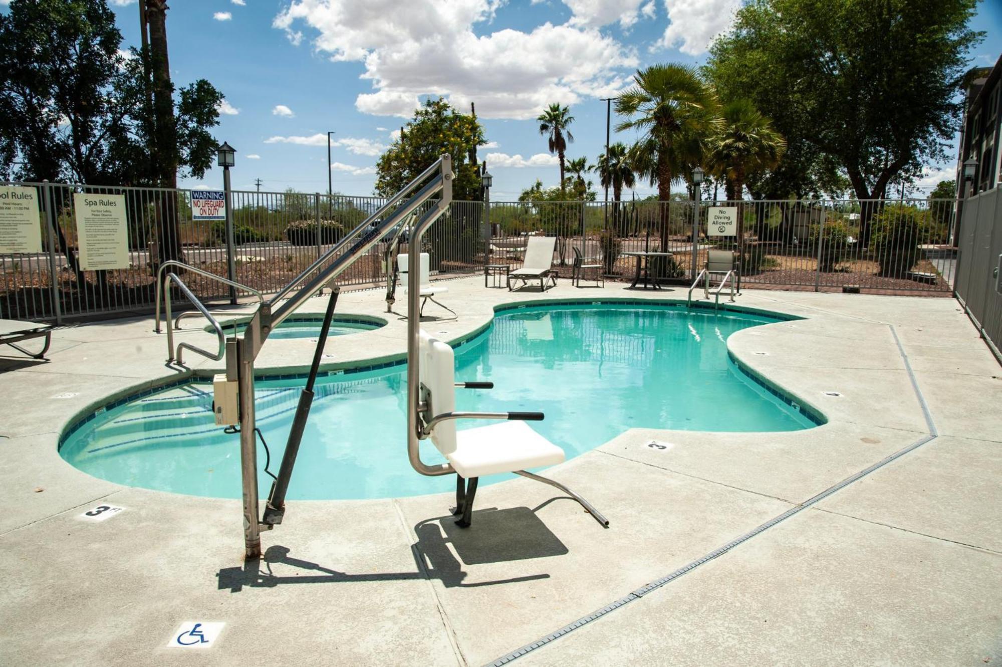 Express Tucson-airport By Ihg Hotel