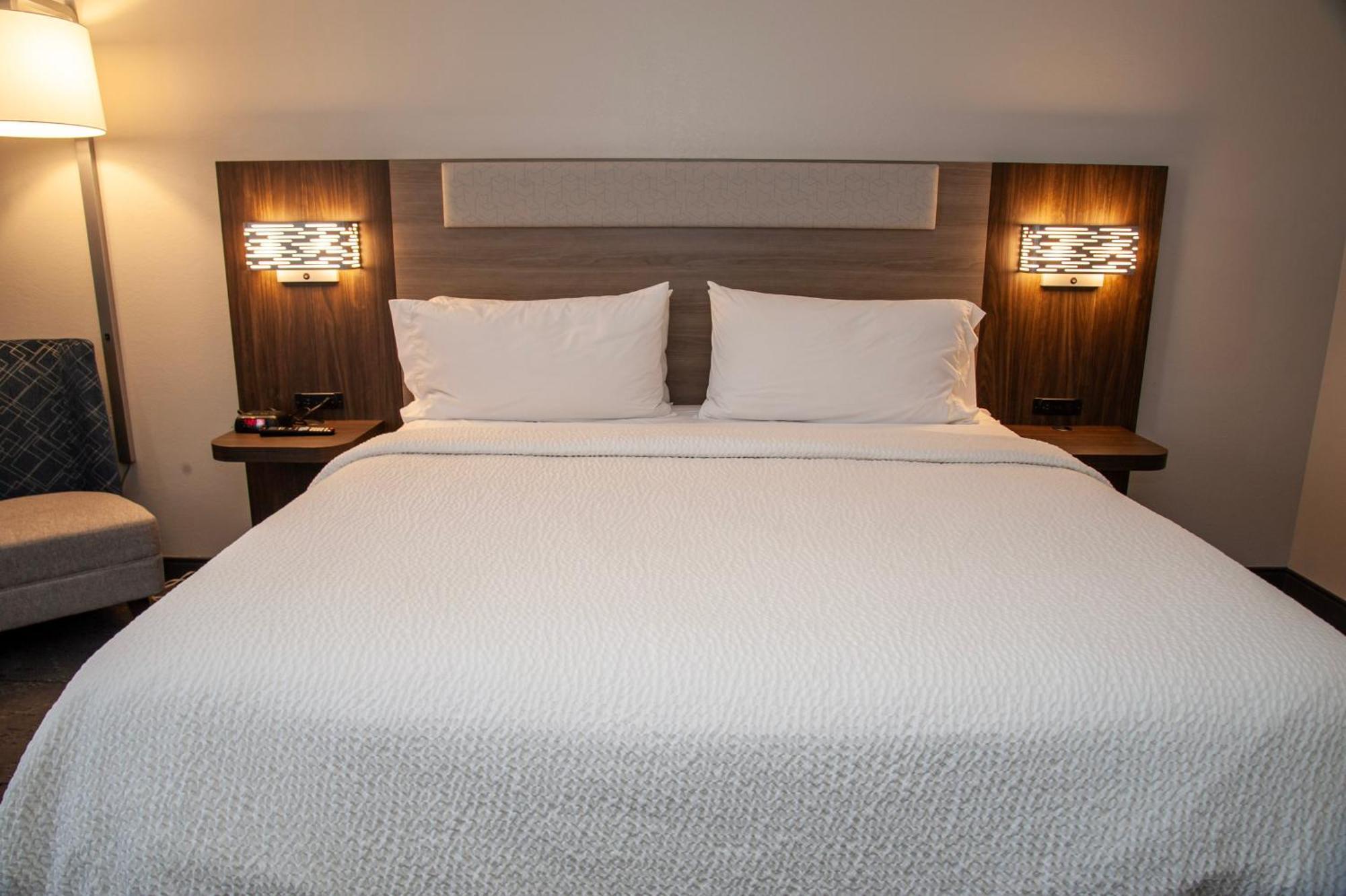 Express Tucson-airport By Ihg 2*