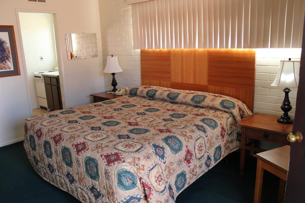 Motel Frontier