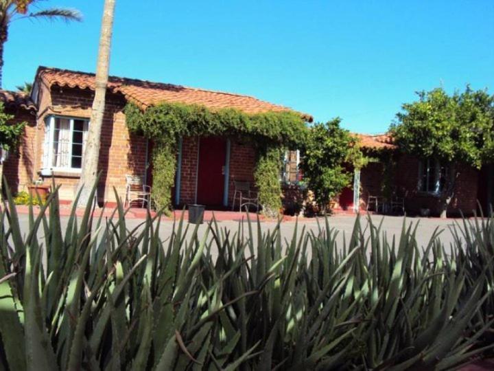 La Siesta Motel 2*
