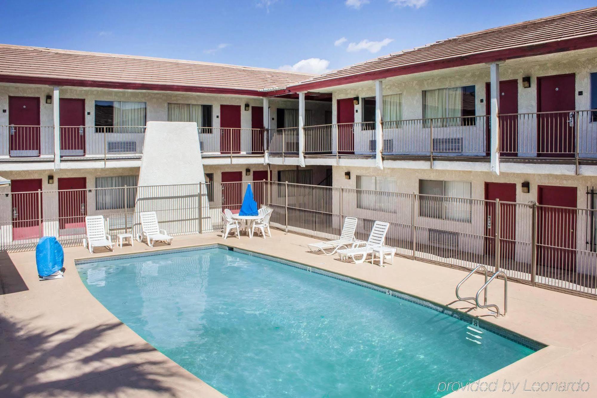 Hotel Econo 2*