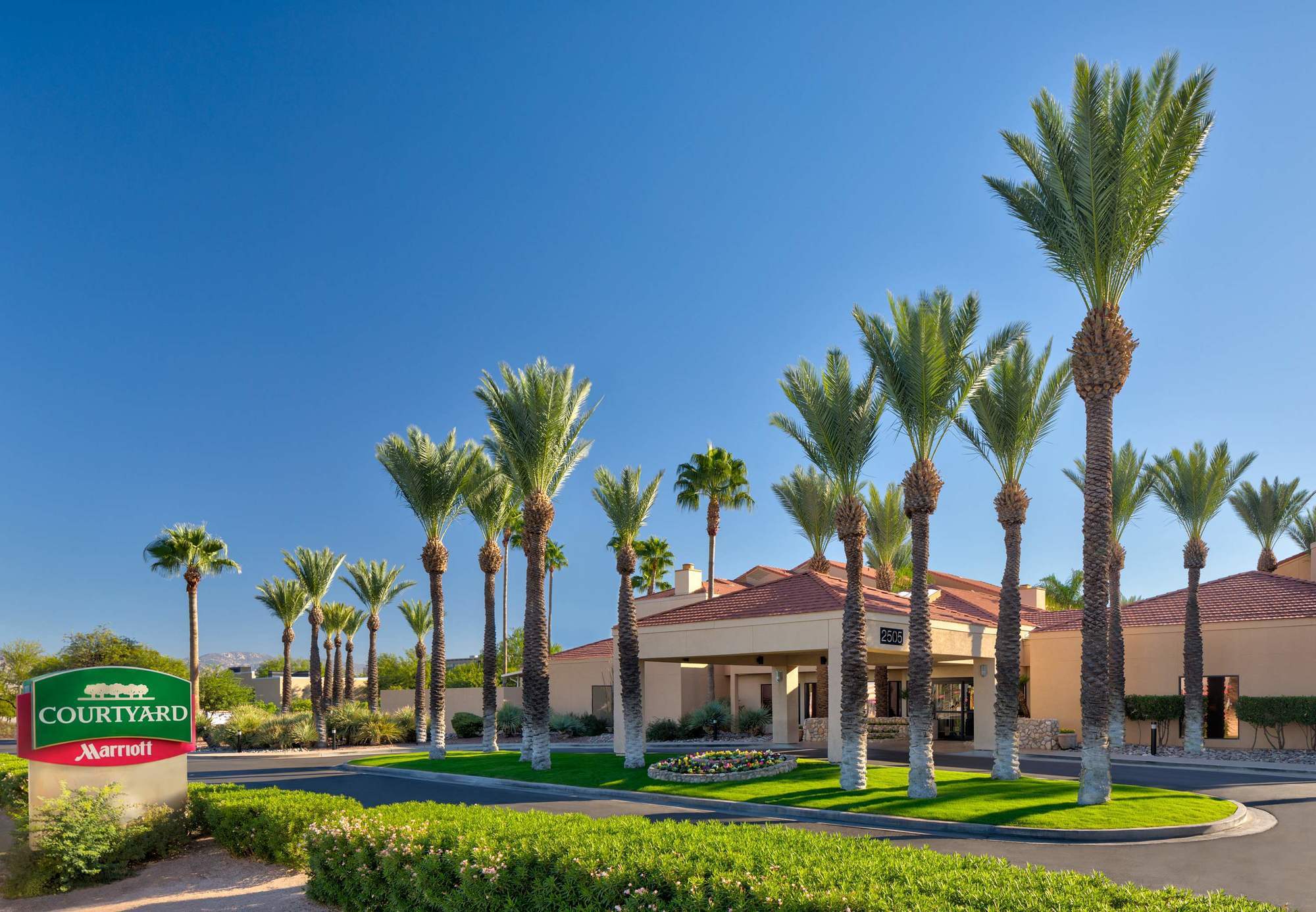 Hotel Courtyard Airport