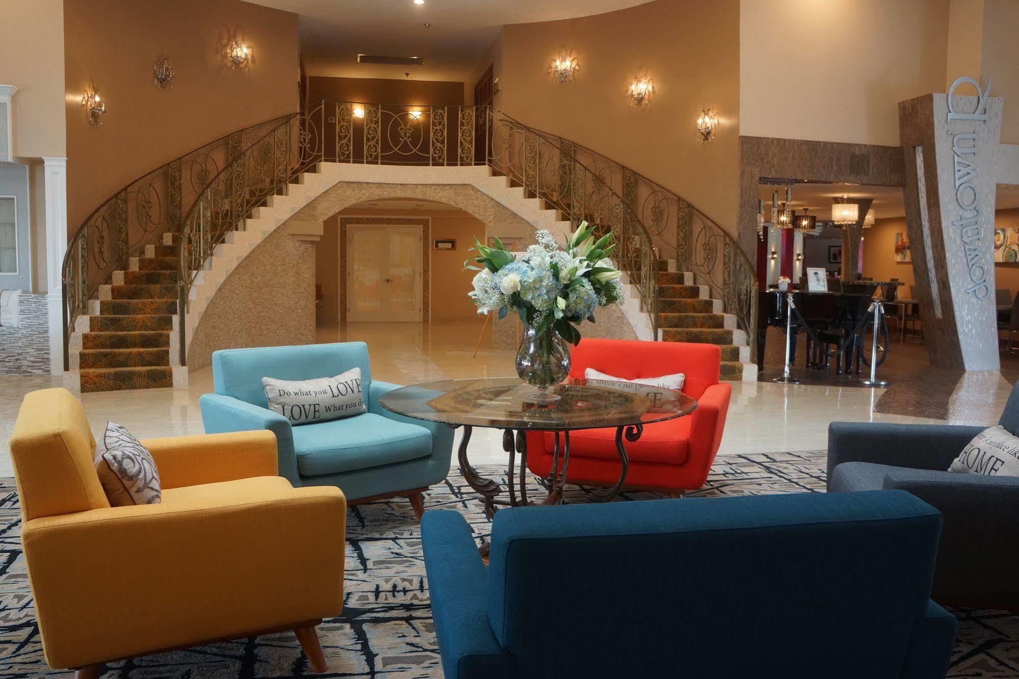 Center, An Ascend Collection Member
