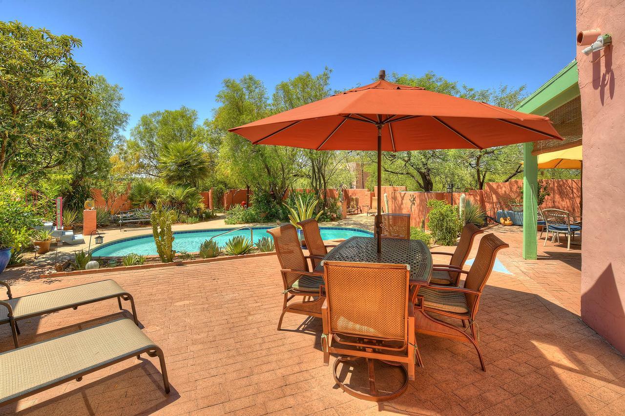 Azure Gate Bed & Breakfast 3*