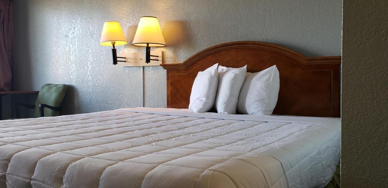 Motel Minsk - Extended Stay, I-10 Airport Tucson