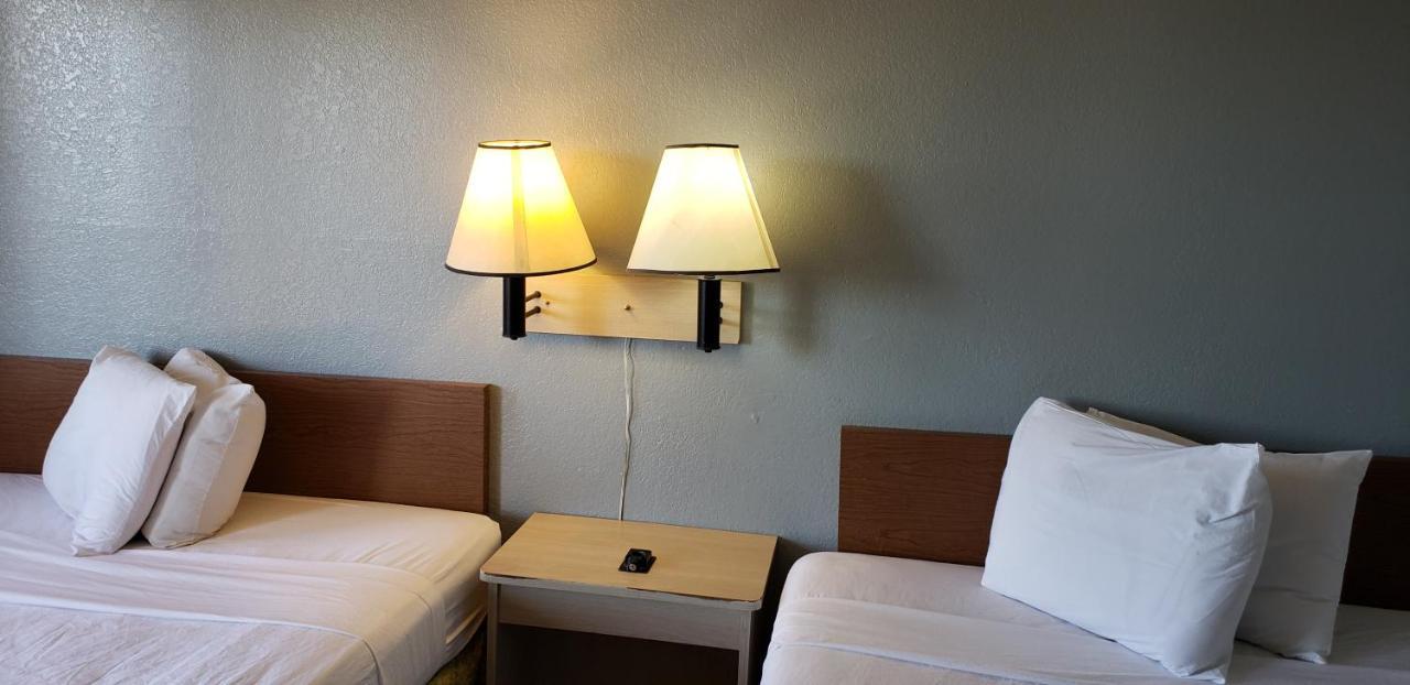 Minsk - Extended Stay, I-10 Airport Motel 2*