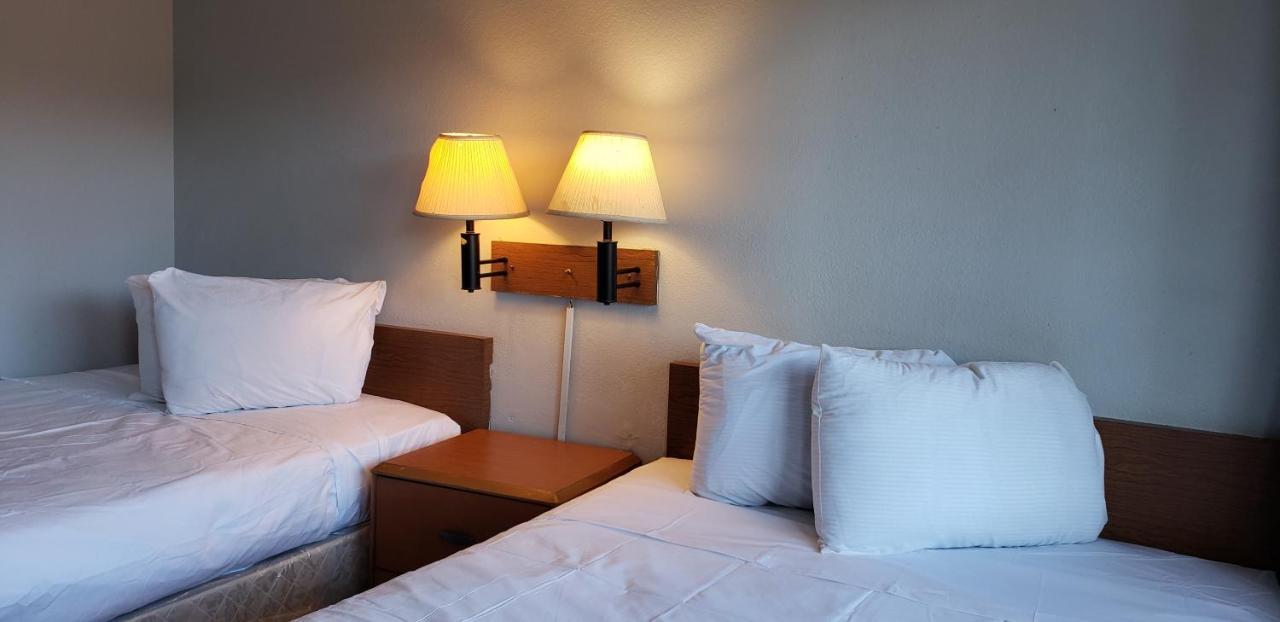 Minsk - Extended Stay, I-10 Airport Motel