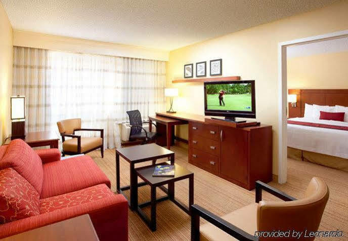 Courtyard By Marriott Williams Centre 3*