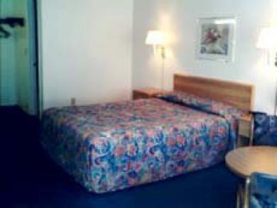 Econo Hotel 2*